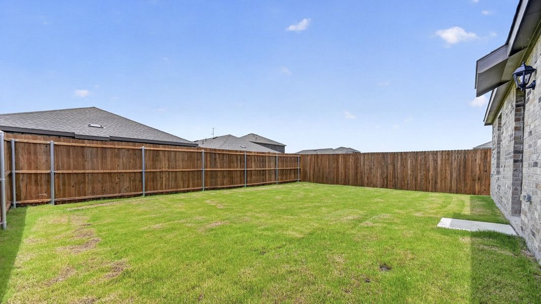 Exterior details and patio area of a home in Creekside Ranch, Blue Ridge (Image 4).