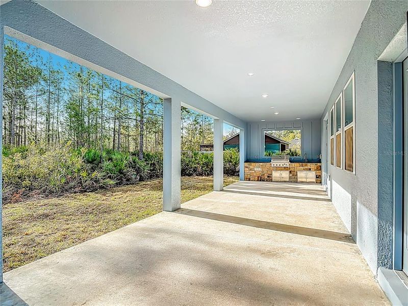 Exterior details and patio area of a home in , Eustis (Image 4).
