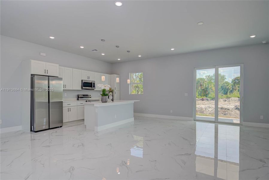 Spacious, unfurnished interior of a new home in , Lehigh Acres (Image 22).
