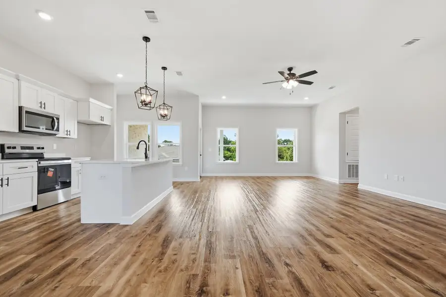 Spacious, unfurnished interior of a new home in Southern Charm, Crestview (Image 39). Spacious, unfurnished interior of a new home in Southern Charm, Crestview (Image 39).