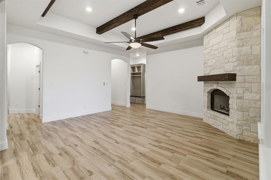 Spacious, unfurnished interior of a new home in , River Oaks (Image 28).