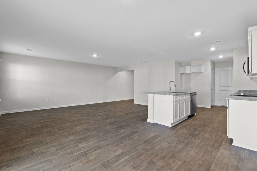 Representative unfurnished interior of a home built from the Larch Single-Family B by McGuinn Homes in Willow Lake, Blythewood (Image 14).