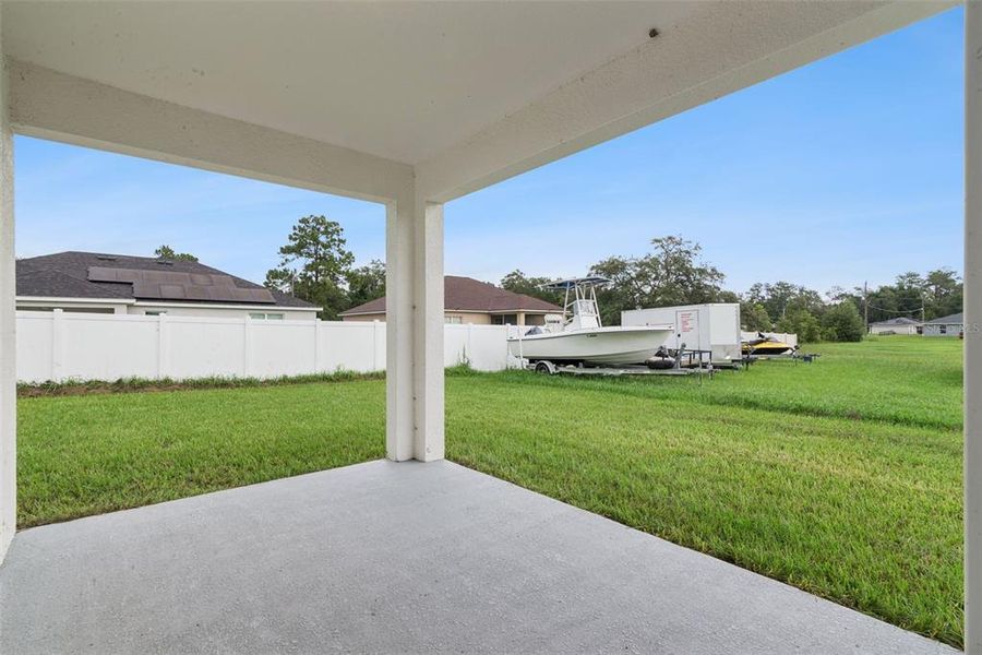 Exterior details and patio area of a home in , Ocala (Image 4).