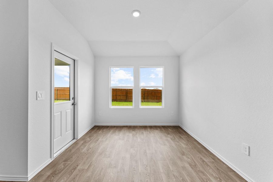 Spacious, unfurnished interior of a new home in Durango, Mustang Ridge (Image 17).