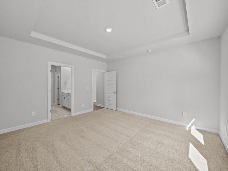 Spacious, unfurnished interior of a new home in Vickery Station, Woodruff (Image 15).