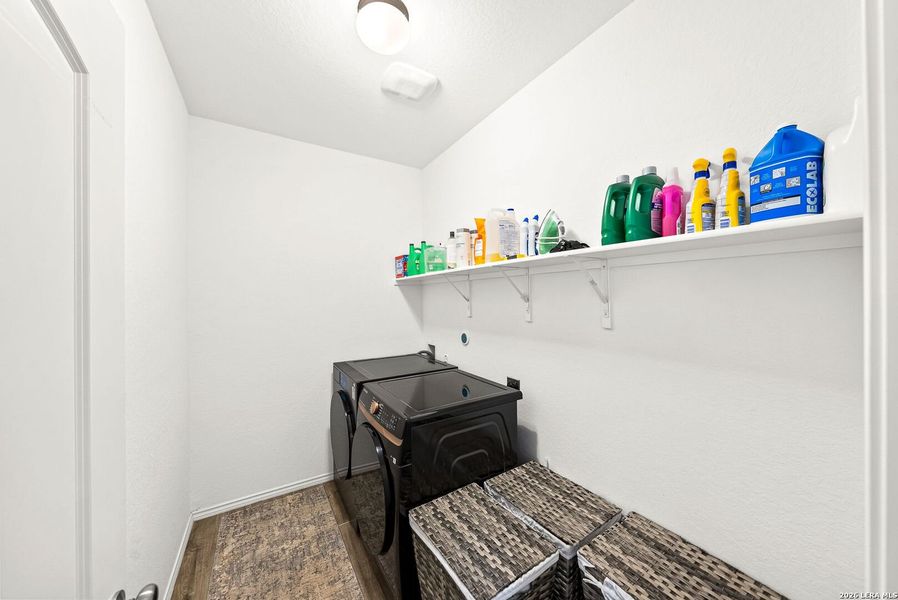 Furnished interior view inside a new home in Davis Ranch, San Antonio (Image 6).