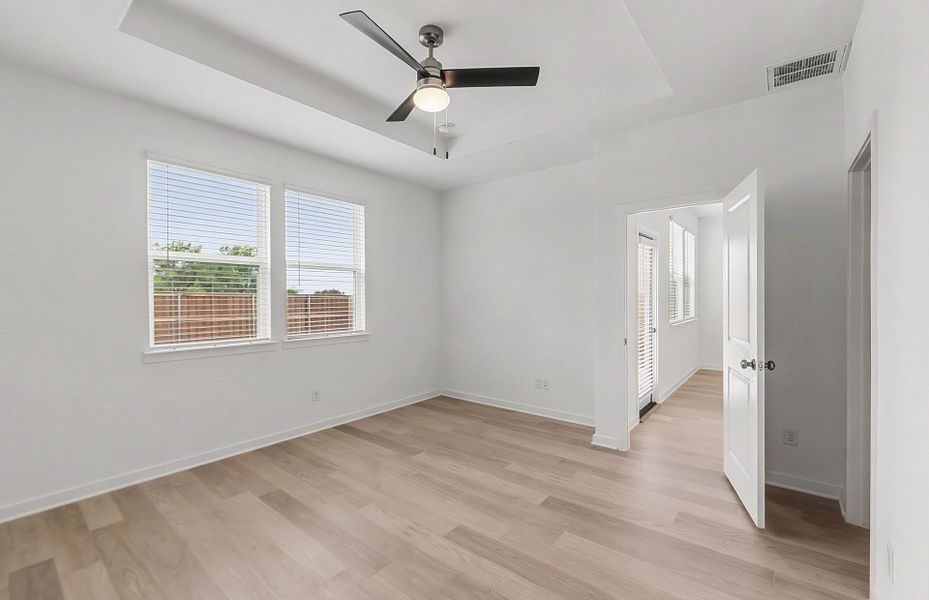 Spacious, unfurnished interior of a new home in Larson Crossing, Elgin (Image 13).