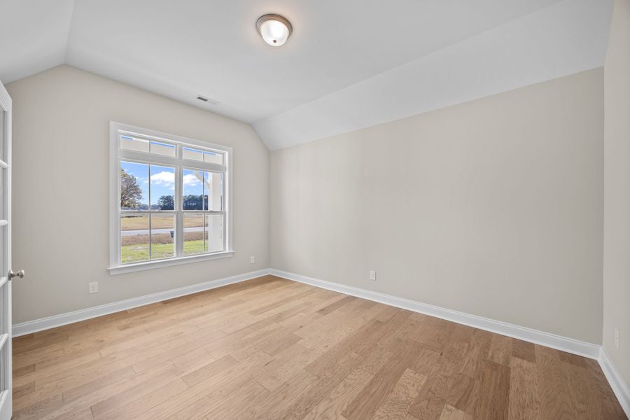 Spacious, unfurnished interior of a new home in Kennedy's Crossing, Grimesland (Image 17).