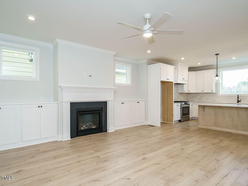 005-1280x960-living-room