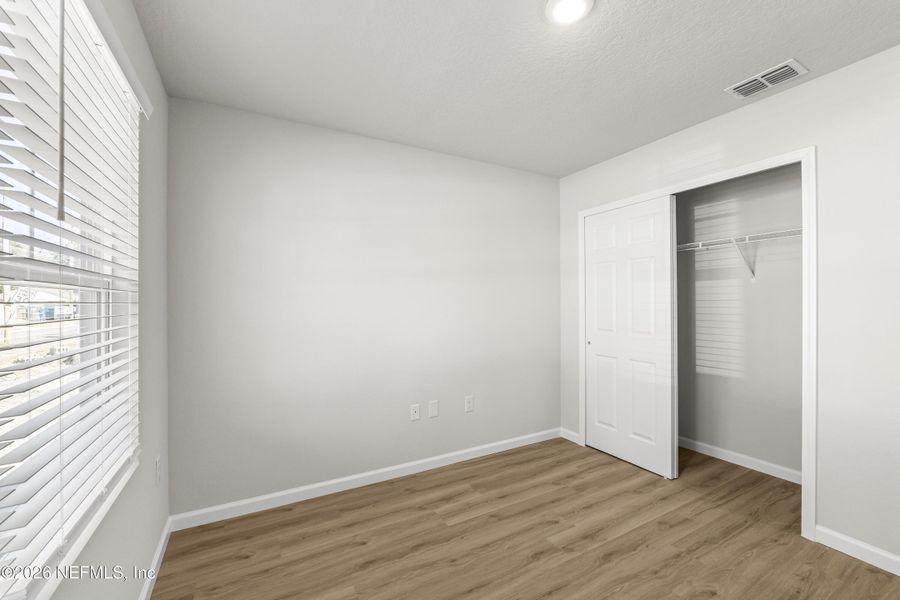 Spacious, unfurnished interior of a new home in , Jacksonville (Image 17).