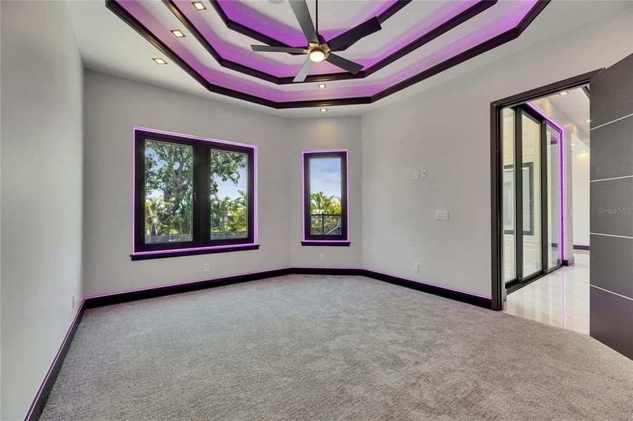 Spacious, unfurnished interior of a new home in , Apollo Beach (Image 45).