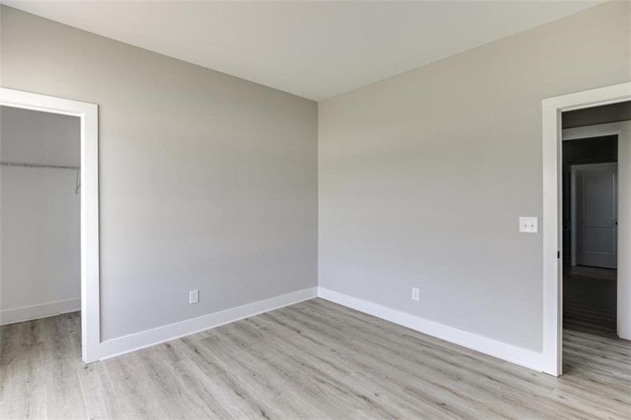 Spacious, unfurnished interior of a new home in , Hartwell (Image 25).