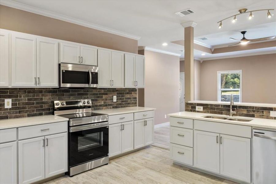 Furnished interior view inside a new home in , Corsicana (Image 5).