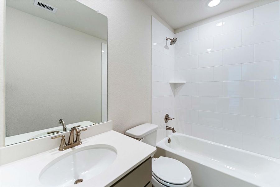 Furnished interior view inside a new home in Magnolia Springs, Montgomery (Image 5).