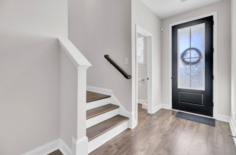 Spacious, unfurnished interior of a new home in , Goose Creek (Image 27).