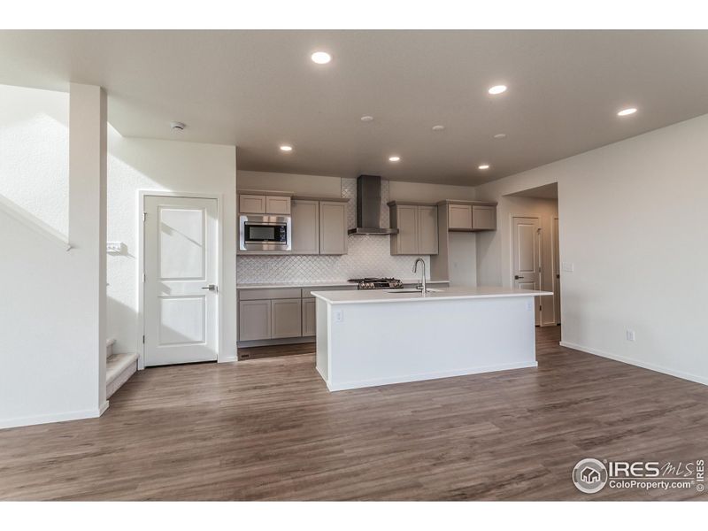 EXAMPLE PHOTOS: KITCHEN