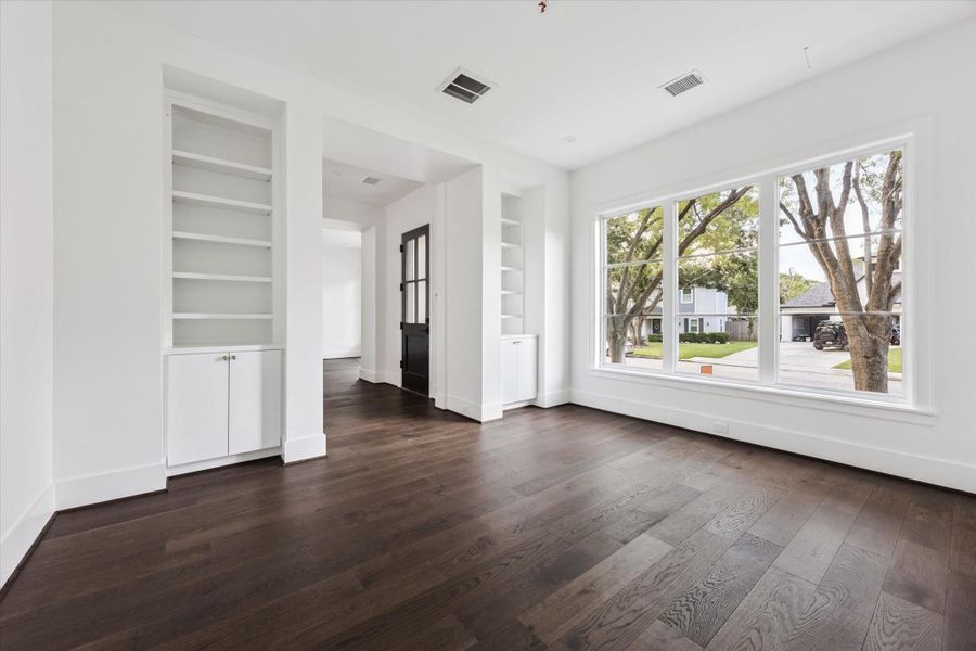 Spacious, unfurnished interior of a new home in , Houston (Image 35).