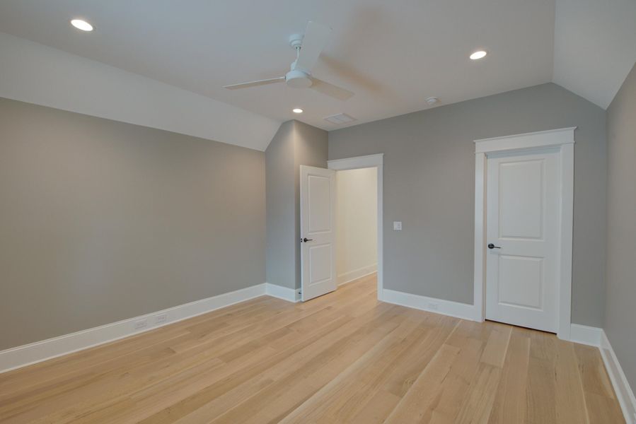 Spacious, unfurnished interior of a new home in Daniel Island Park, Charleston (Image 68).