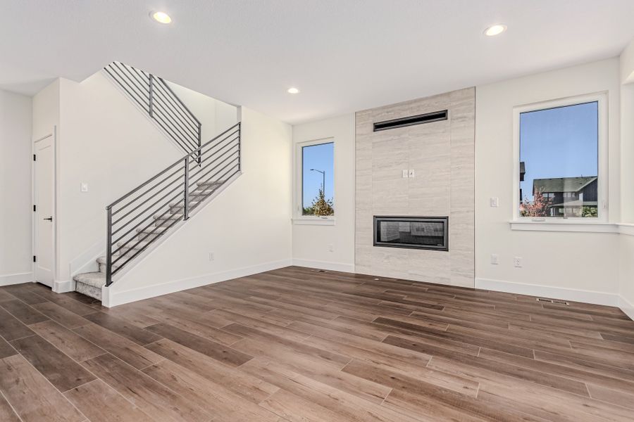 Spacious, unfurnished interior of a new home in West Grange, Longmont (Image 19).