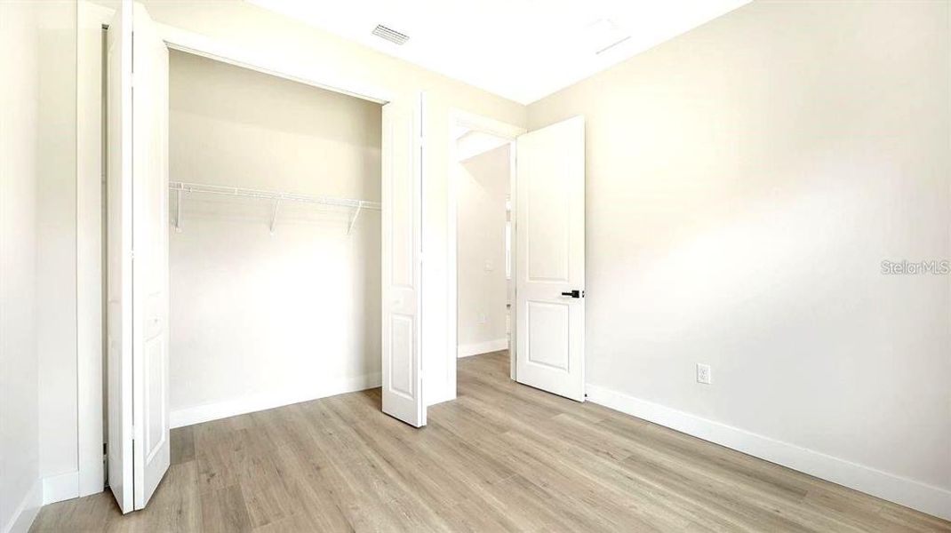 Spacious, unfurnished interior of a new home in , Port Charlotte (Image 7).