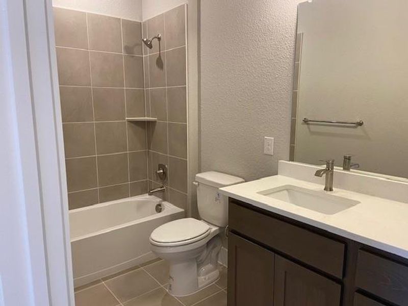 sales - 1908 Vittoria - spec - guest bathroom