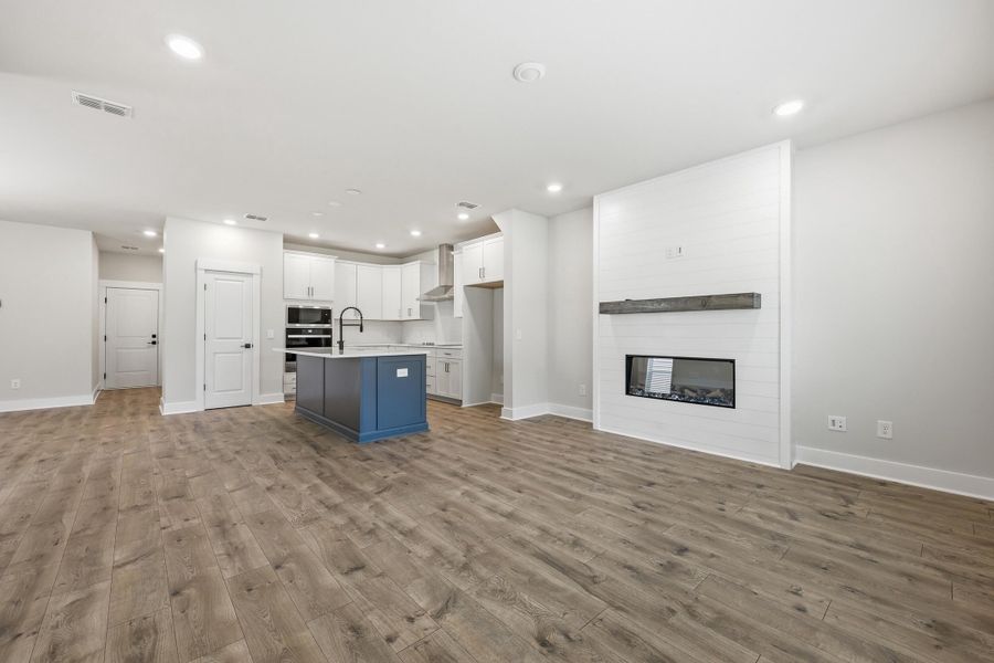 Spacious, unfurnished interior of a new home in , Charleston (Image 22).