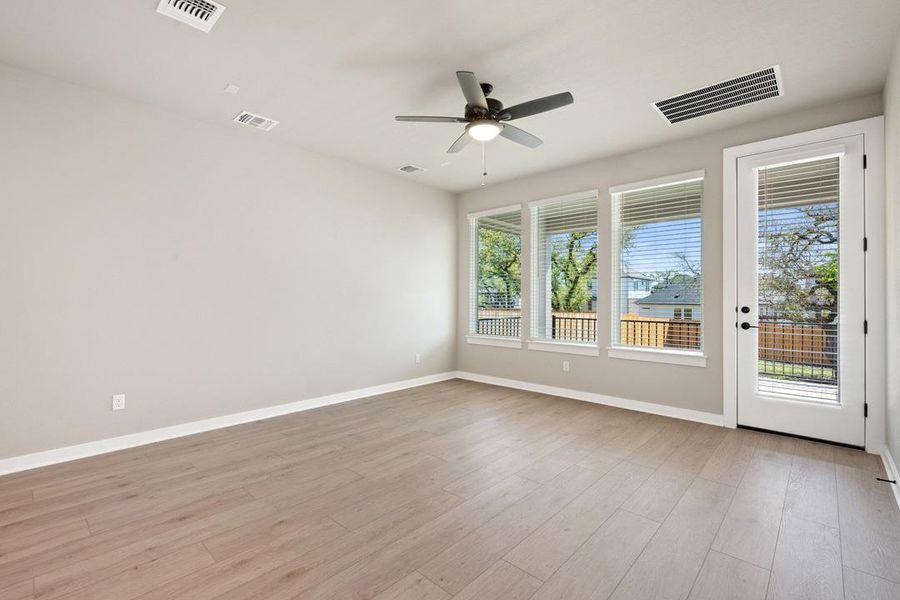 Spacious, unfurnished interior of a new home in Heritage, Dripping Springs (Image 29).