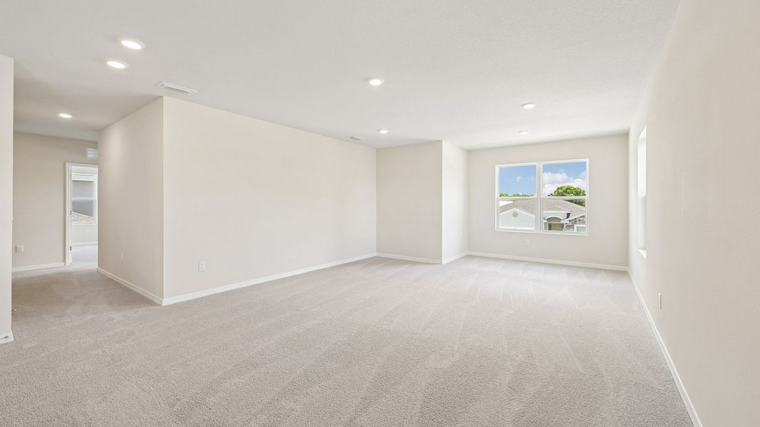 Representative unfurnished interior of a home built from the Torino by D.R. Horton in Legacy Preserve, Parrish (Image 36).