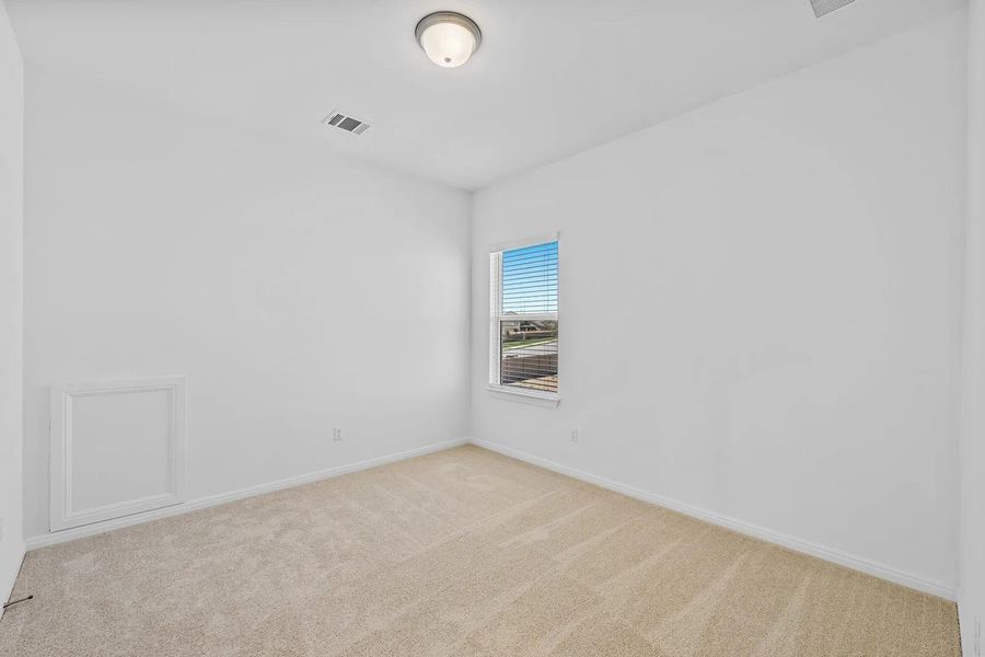 Spacious, unfurnished interior of a new home in The Colony - 50', Bastrop (Image 7).