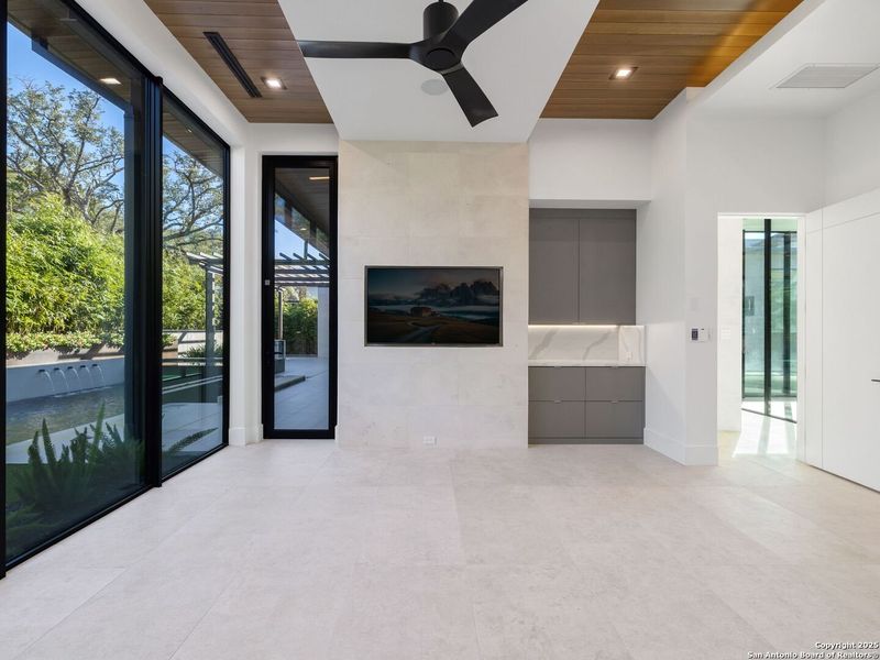 Exterior details and patio area of a home in , San Antonio (Image 45).