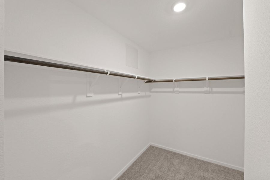 Spacious, unfurnished interior of a new home in Silverthorne, Conroe (Image 16).