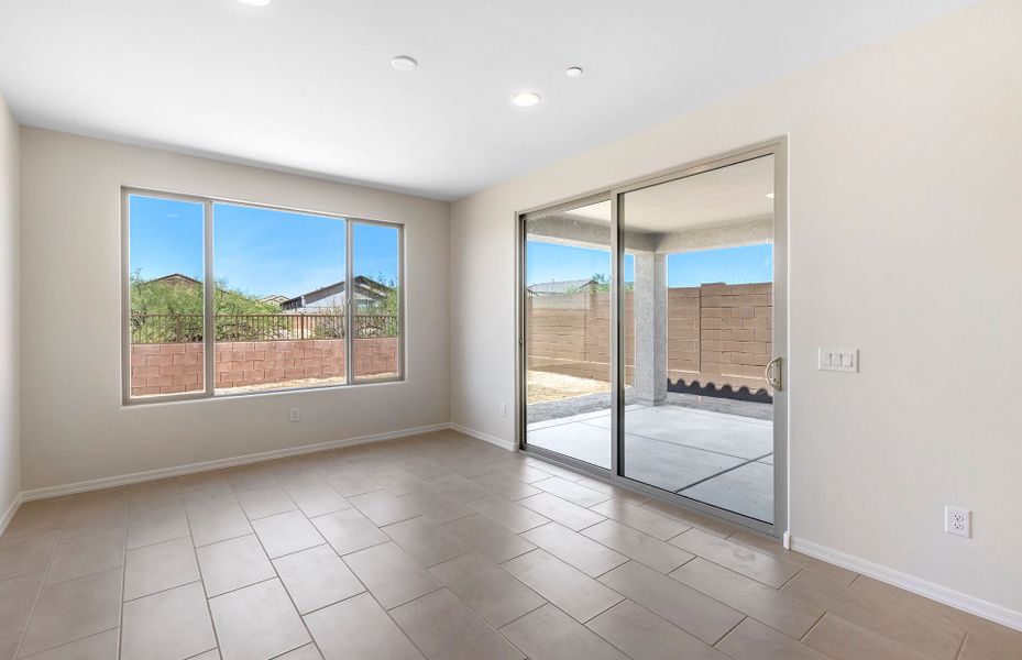 Spacious, unfurnished interior of a new home in Vistoso Canyon Estates, Oro Valley (Image 22).