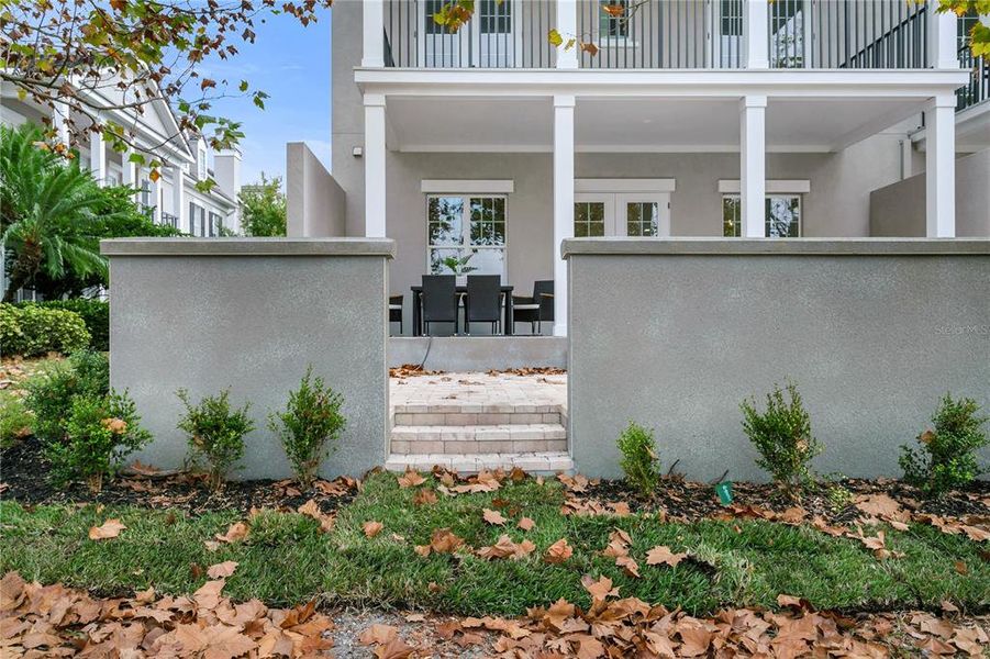 Exterior details and patio area of a home in , St. Petersburg (Image 42).