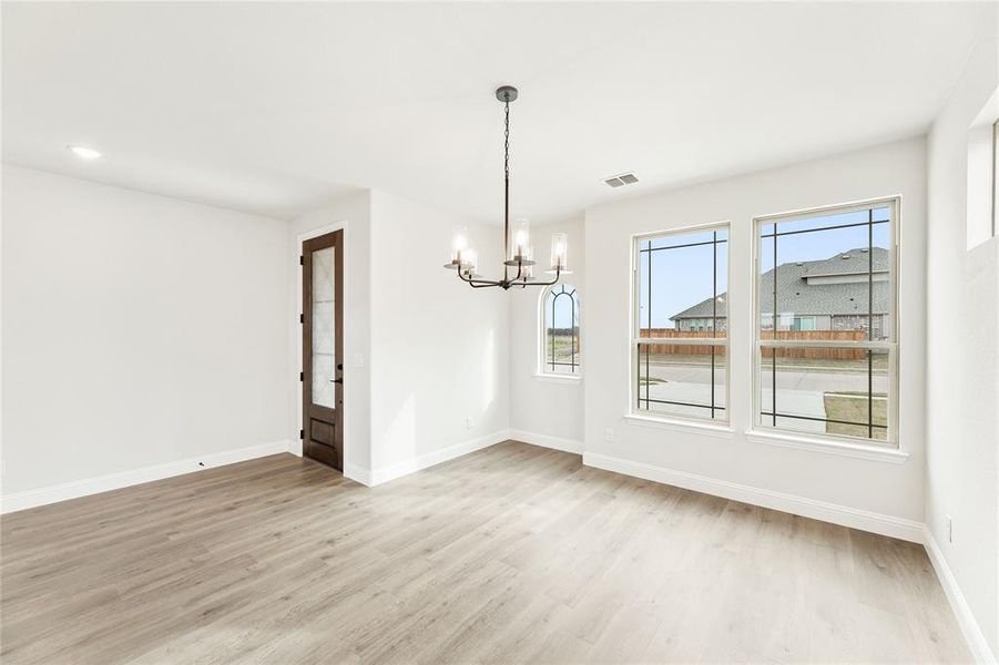 Spacious, unfurnished interior of a new home in Stone River Glen 60s, Royse City (Image 17).