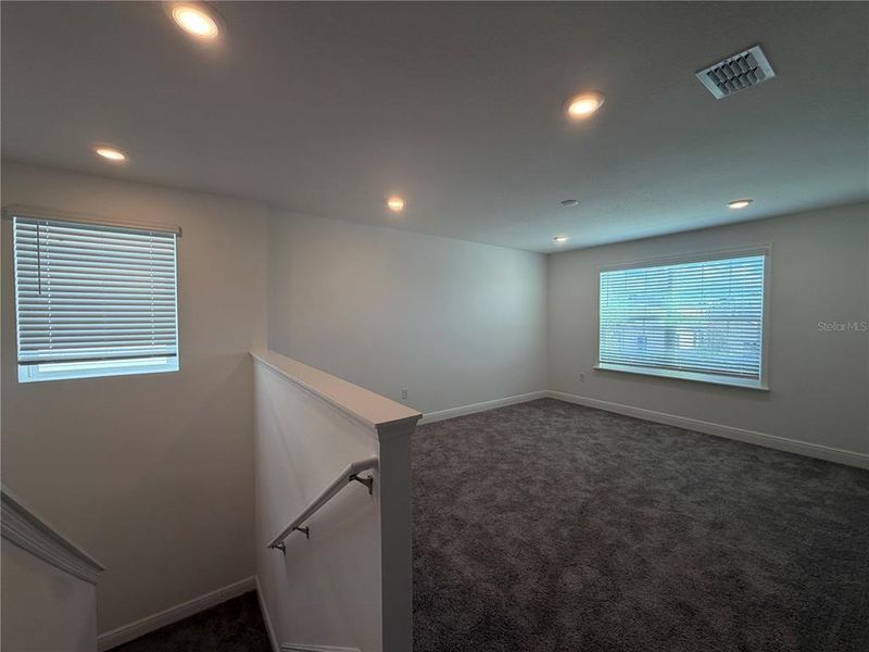 Spacious, unfurnished interior of a new home in Villa Pass, Mascotte (Image 22).