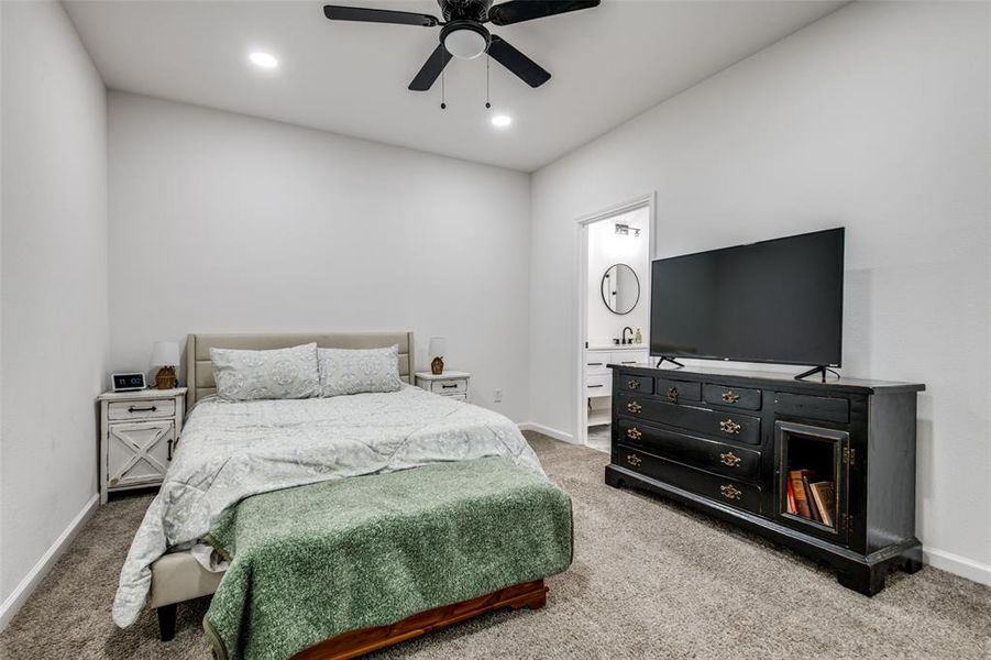 Furnished interior view inside a new home in , Mabank (Image 23).