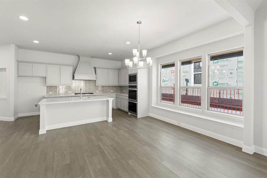 13. 3209 Agnew - Dining