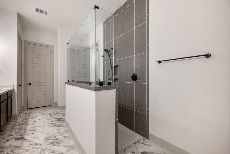 Furnished interior view inside a new home in Mesa Western, Cibolo (Image 13).