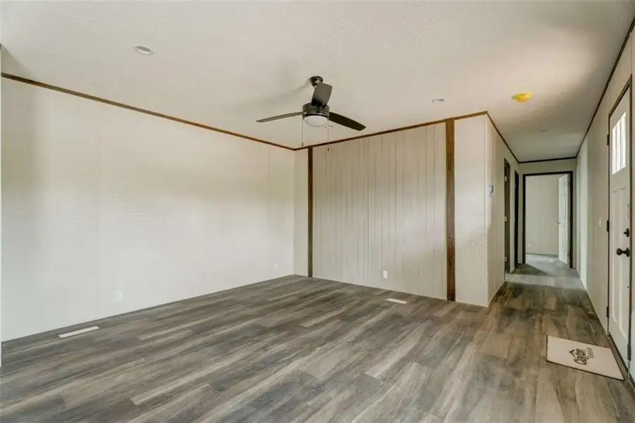 Spacious, unfurnished interior of a new home in , Ellijay (Image 9).