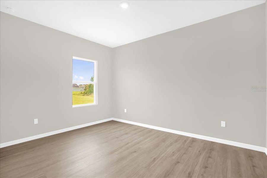 Spacious, unfurnished interior of a new home in , Dunnellon (Image 21).