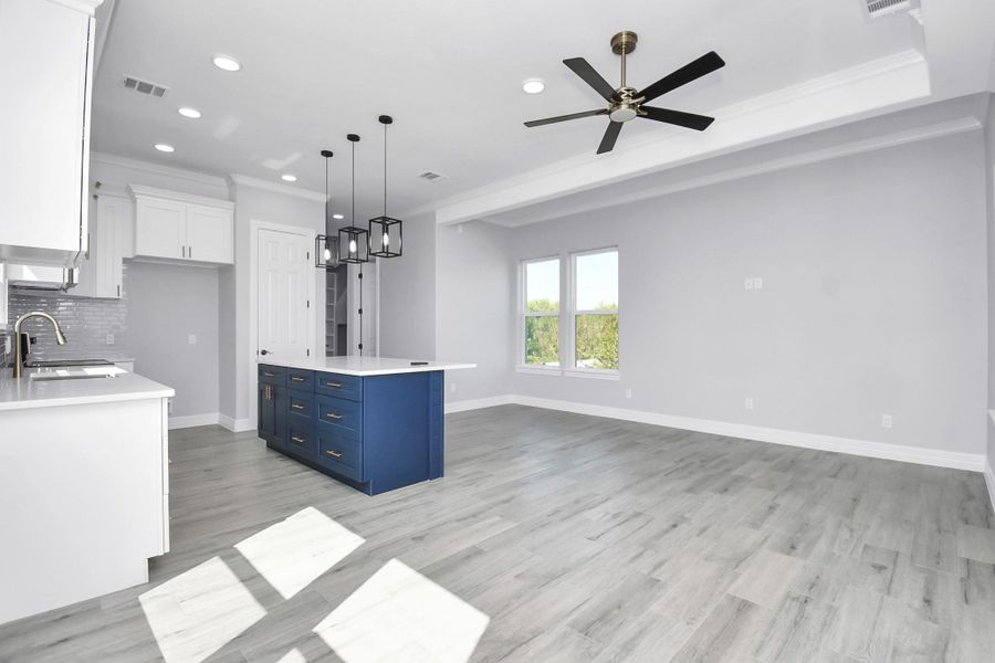 Spacious, unfurnished interior of a new home in , Dickinson (Image 29).