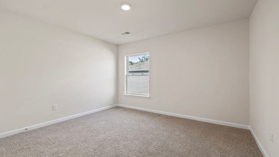 Spacious, unfurnished interior of a new home in Cedar Gap, Fountain Inn (Image 17).