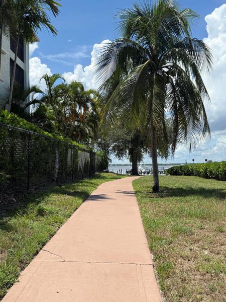 Image 8 of a home in .