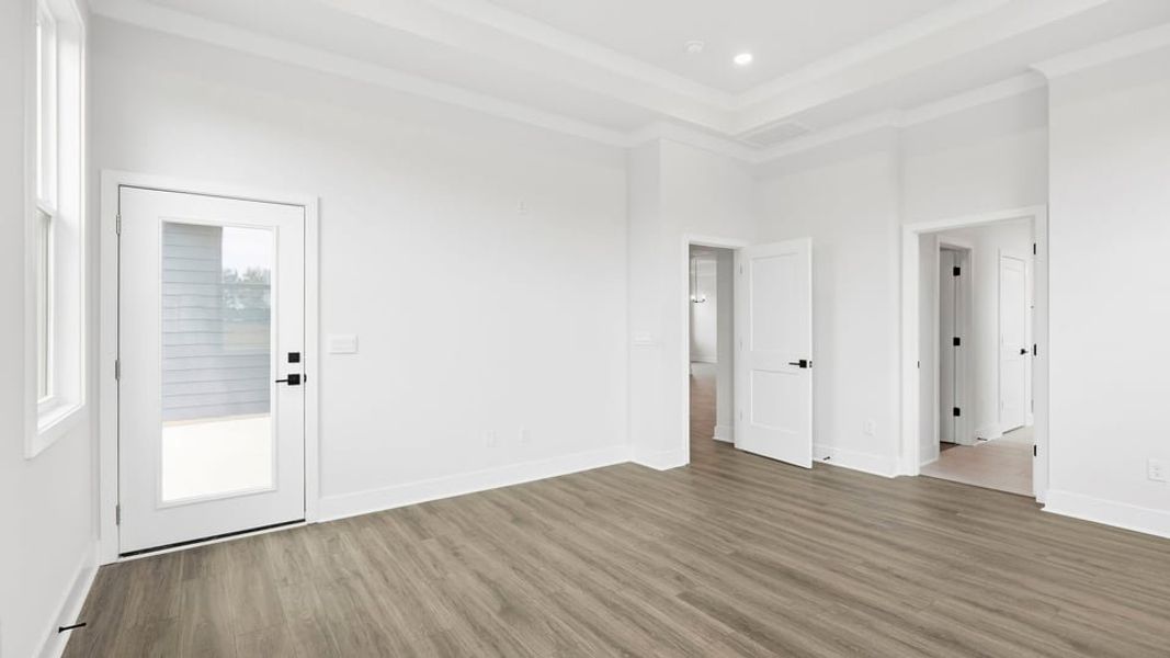 Spacious, unfurnished interior of a new home in Sycamore Cove, Woodruff (Image 34).