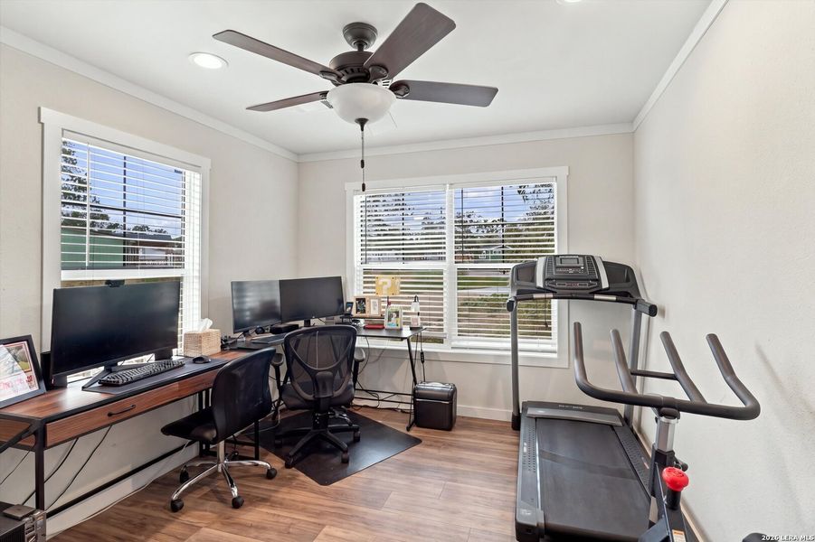 Furnished interior view inside a new home in , La Vernia (Image 10).