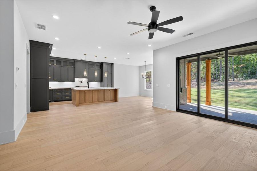 Spacious, unfurnished interior of a new home in , Jefferson (Image 40).