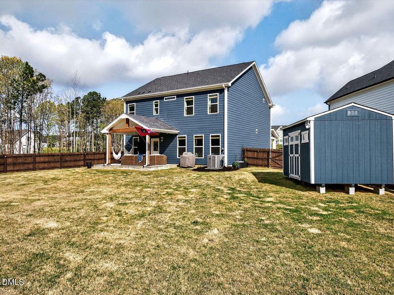 035-1280x960-backyard