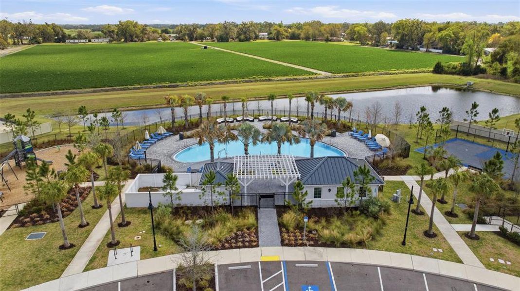 Community amenities in , Plant City (Image 45).