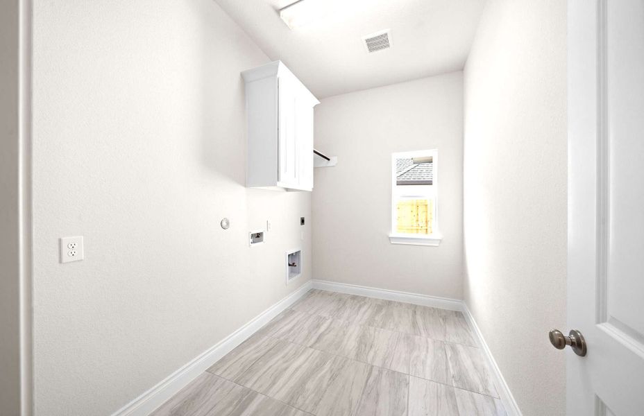 Representative unfurnished interior of a home built from the 3300 by Ravenna Homes in Bridgeland 50′, Cypress (Image 33).