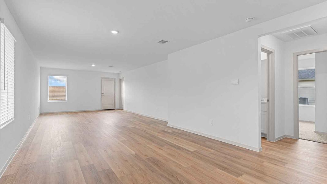 Spacious, unfurnished interior of a new home in Watermark, Alvin (Image 10). Spacious, unfurnished interior of a new home in Watermark, Alvin (Image 10).